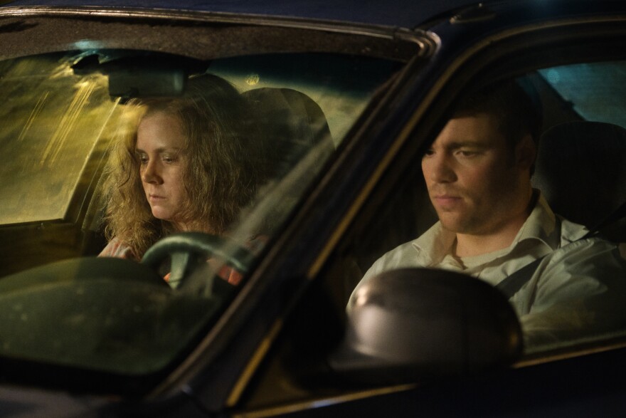 HILLBILLY ELEGY: (L to R) Amy Adams ("Bev"), Gabriel Basso ("J.D. Vance"). Photo Cr. Lacey Terrell/NETFLIX © 2020