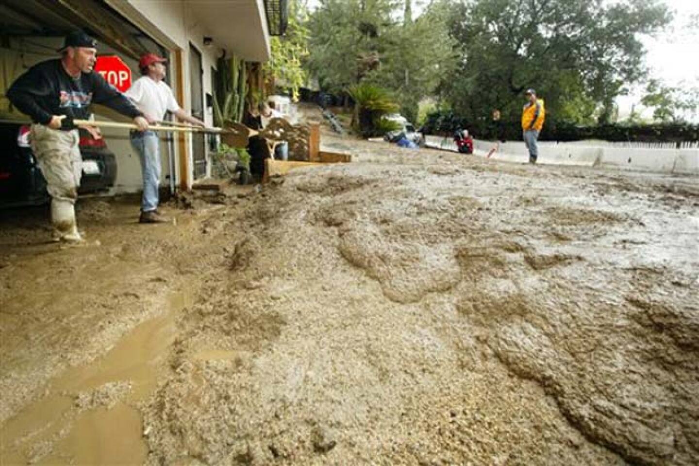 SOCAL-STORM-MUDSLIDE_chun.jpg