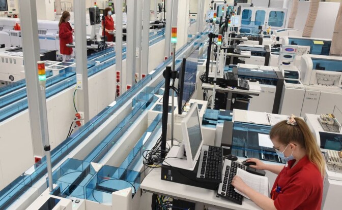 09 June 2022, Saxony, Leipzig: Employees work in the central laboratory of the Haema AG blood and plasma donation service on modern analysis equipment for blood and plasma samples. In the modern blood processing and logistics center, blood and plasma samples collected throughout Germany are analyzed. The supply situation is currently critical in Saxony because the willingness to donate is declining. However, plasma-based drugs are still urgently needed for the treatment of chronic, genetic and various life-threatening diseases. Photo: Waltraud Grubitzsch/dpa-Zentralbild/dpa (Photo by Waltraud Grubitzsch/picture alliance via Getty Images)