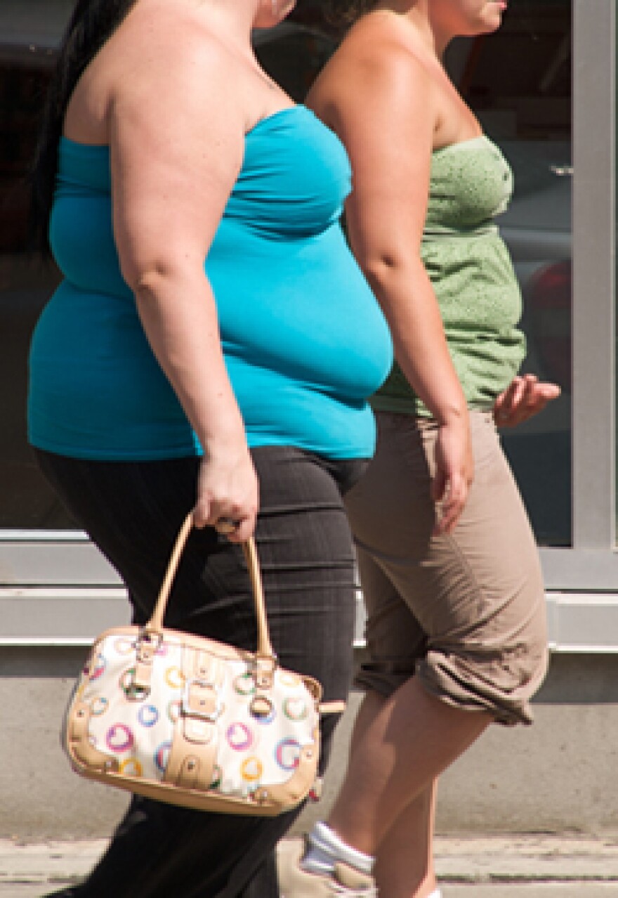 Two_girls_heavy_walking.jpg