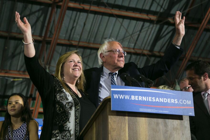 Democratic presidential candidate Sen. Bernie Sanders (R) and his wife Jane Sanders wave to supporters at Barker Hangar on June 7, 2016 in Santa Monica, California. 
