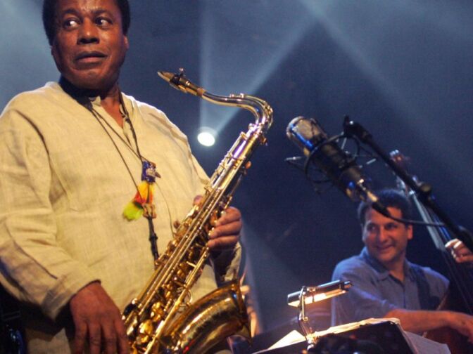 Saxophonist Wayne Shorter (L) and bassist John Patitucci perform during the Marciac Jazz festival, Aug. 13, 2005 in Marciac, southern France.