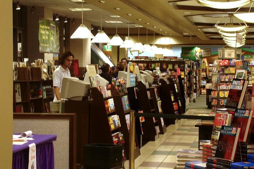 barnes-and-noble-inside.jpg