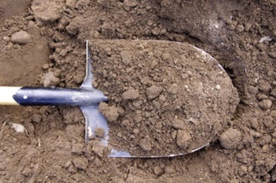 shovel_shutterstock.jpg
