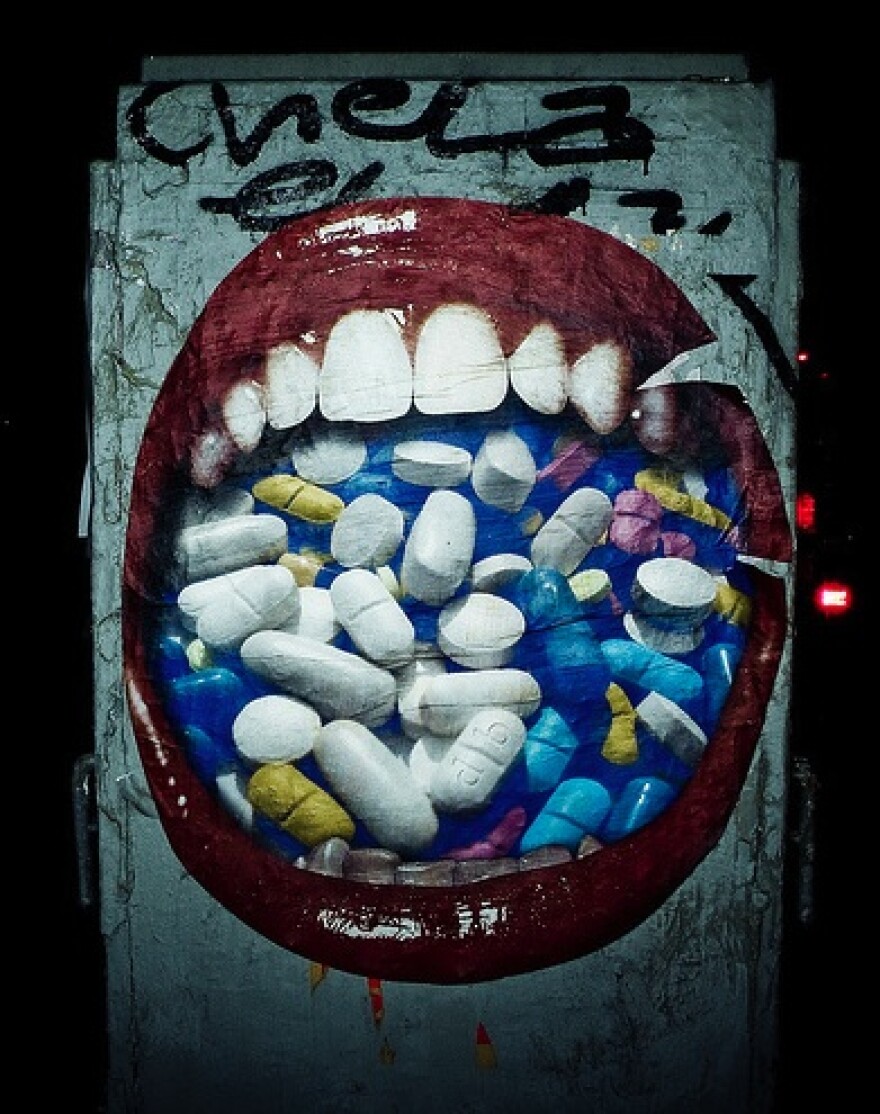 pills2.jpg