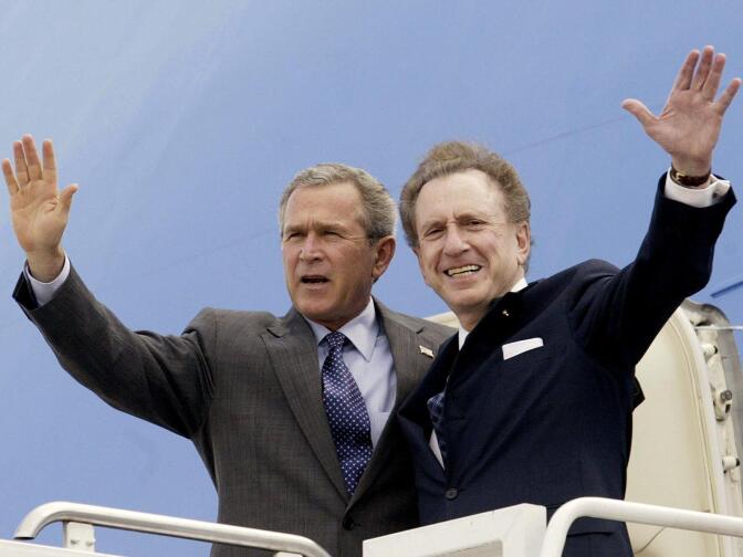 President George W. Bush and Specter arrive at Harrisburg International Airport in Pennsylvania on April 19, 2004.
