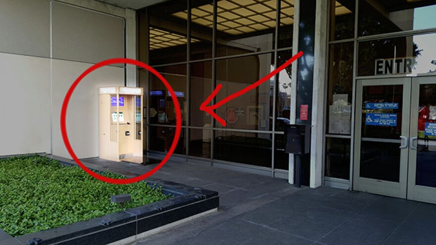 beverlyhills_kiosk.jpg