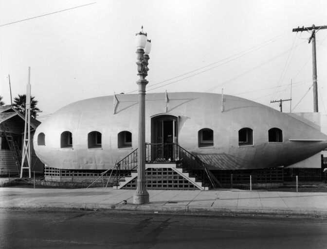 Shaped like a blimp (aka a zeppelin), the Zep Diner was located at 515 W. Florence Ave. near Figueroa St. (1931) (Photo via Los Angeles Public Library Collection)