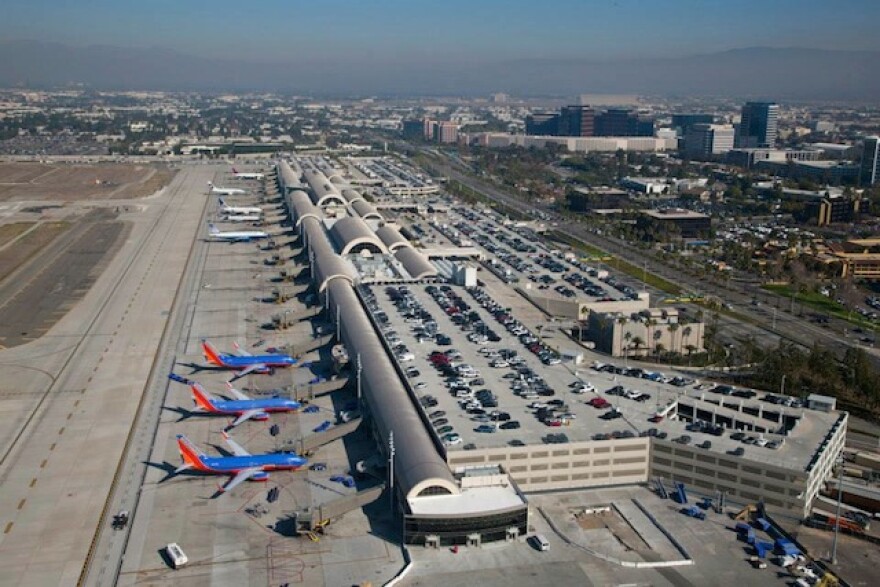 johnwayneairport1.jpg