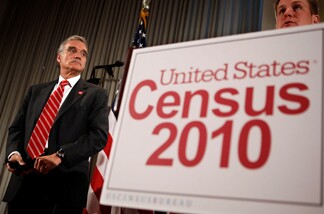 U.S. Census Bureau Director Robert Groves (L) holds an operational press briefing about the 2010 Census at the National Press Club June 2, 2010 in Washington, DC.