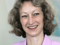 California Secretary of State Debra Bowen announced Feb. 15, 2011 that she will run for the seat about to be vacated by Democratic Rep. Jane Harman in Congress.