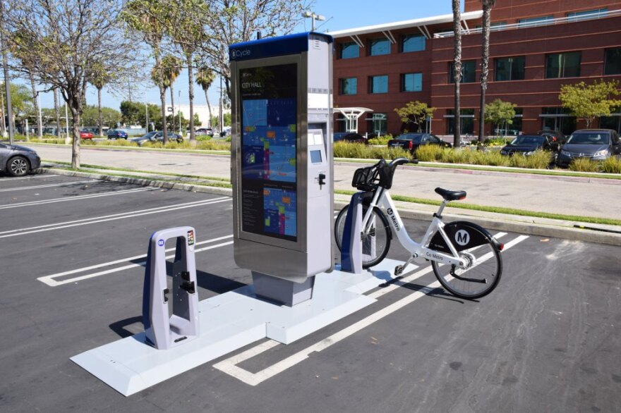 Early model of the L.A. Metro bike share docking station.