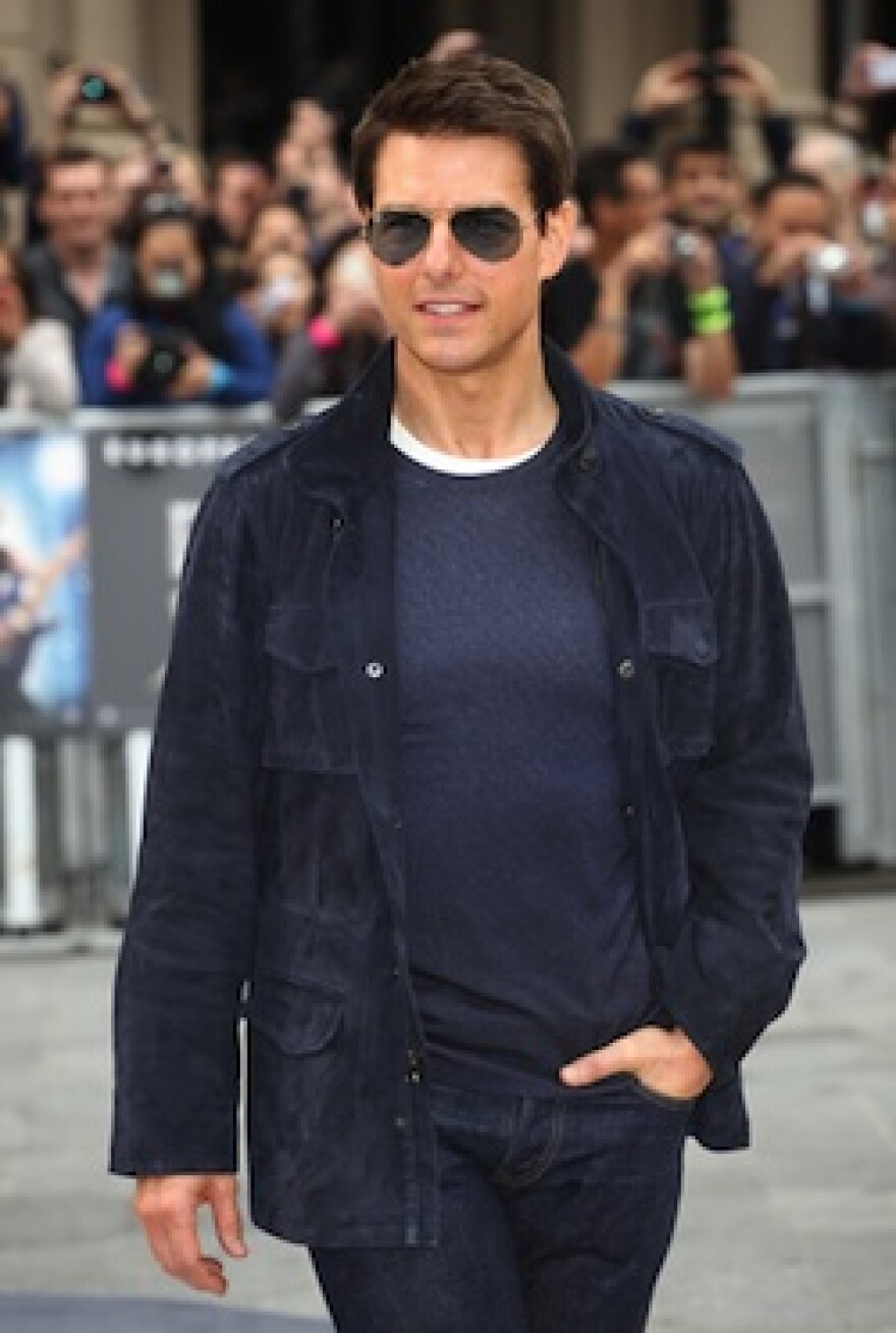tom_cruise_one_hand_in_my_pocket.jpg