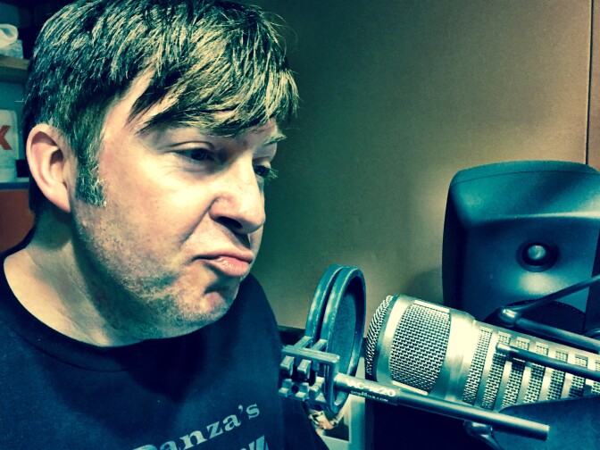 Actor, comedian, and writer Steven Benaquist giving us a little Tony Danza in the Off-Ramp studio
