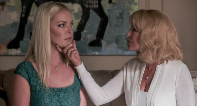(L-R) Katherine Heigl as Tessa Connover and Cheryl Ladd as Helen in Warner Bros. Pictures' dramatic thriller "UNFORGETTABLE."