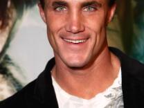 HOLLYWOOD - MARCH 05:  Actor Greg Plitt arrives at the premiere of Warner Bros. Pictures' "10,000 B.C." held at Mann's Chinese theater on March 5, 2008 in Hollywood, California.  (Photo by Alberto E. Rodriguez/Getty Images)