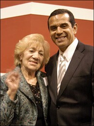 Miriam Bell with Antonio Villaraigosa