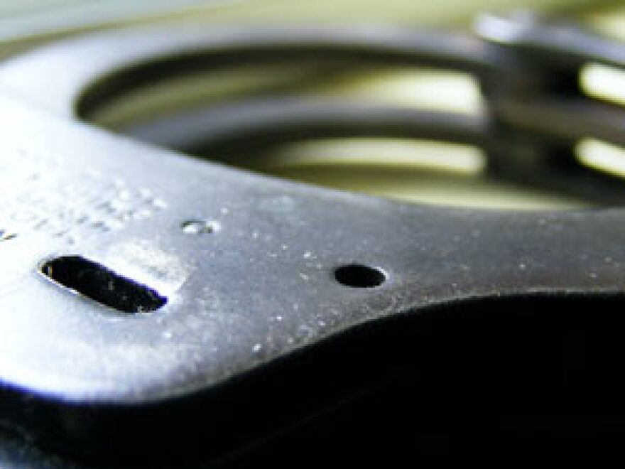 handcuffs_closeup.jpg
