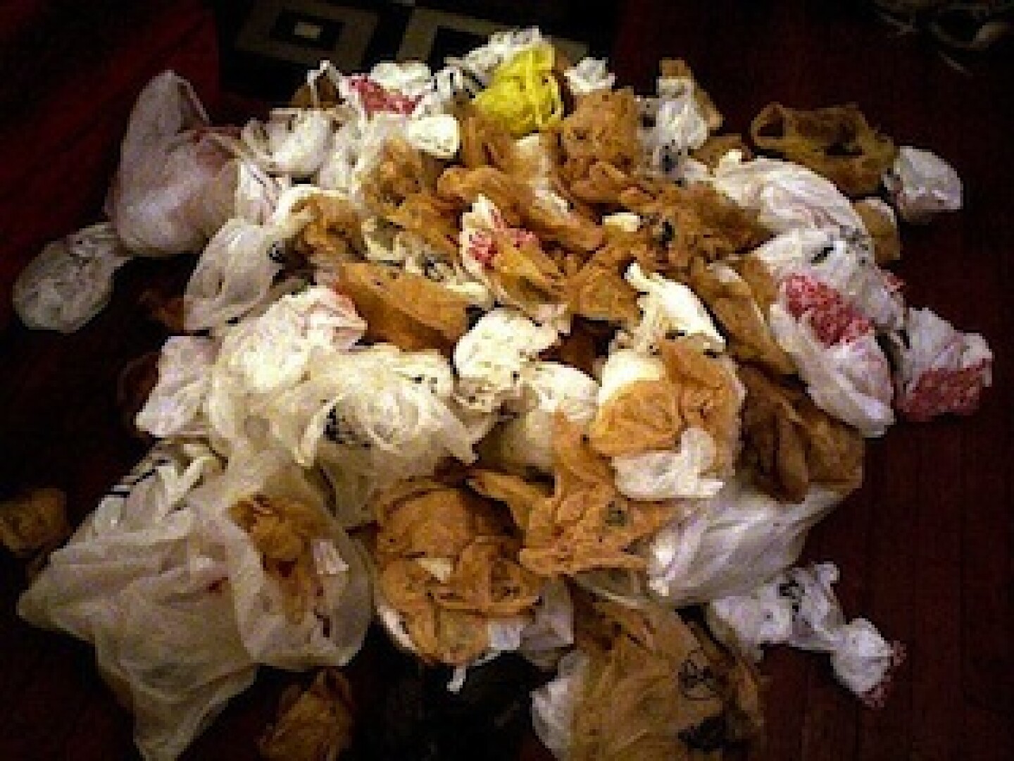 pile-plastic-bags-320.jpg