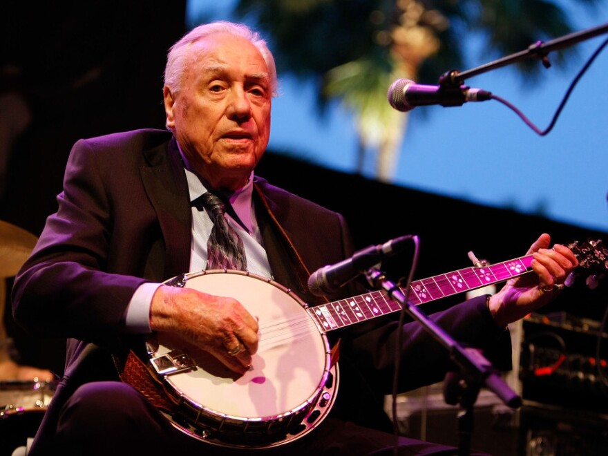 Earl Scruggs onstage in 2007.