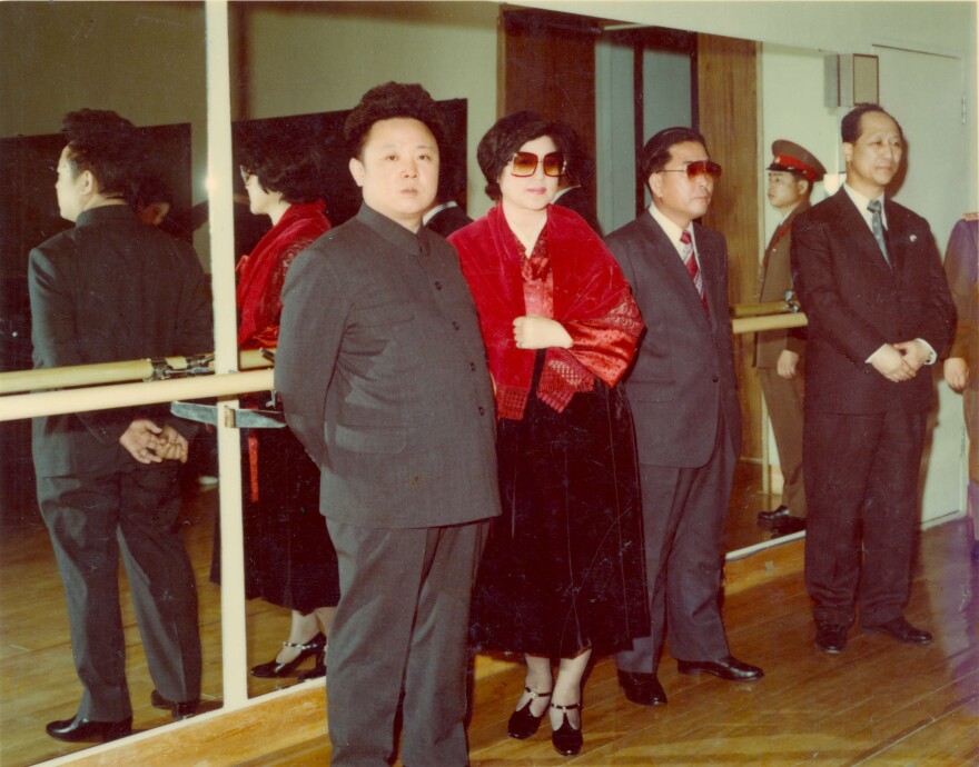 Kim Jong-il, Choi Eun-hee, and Shin Sang-ok in "The Lovers and the Despot". 