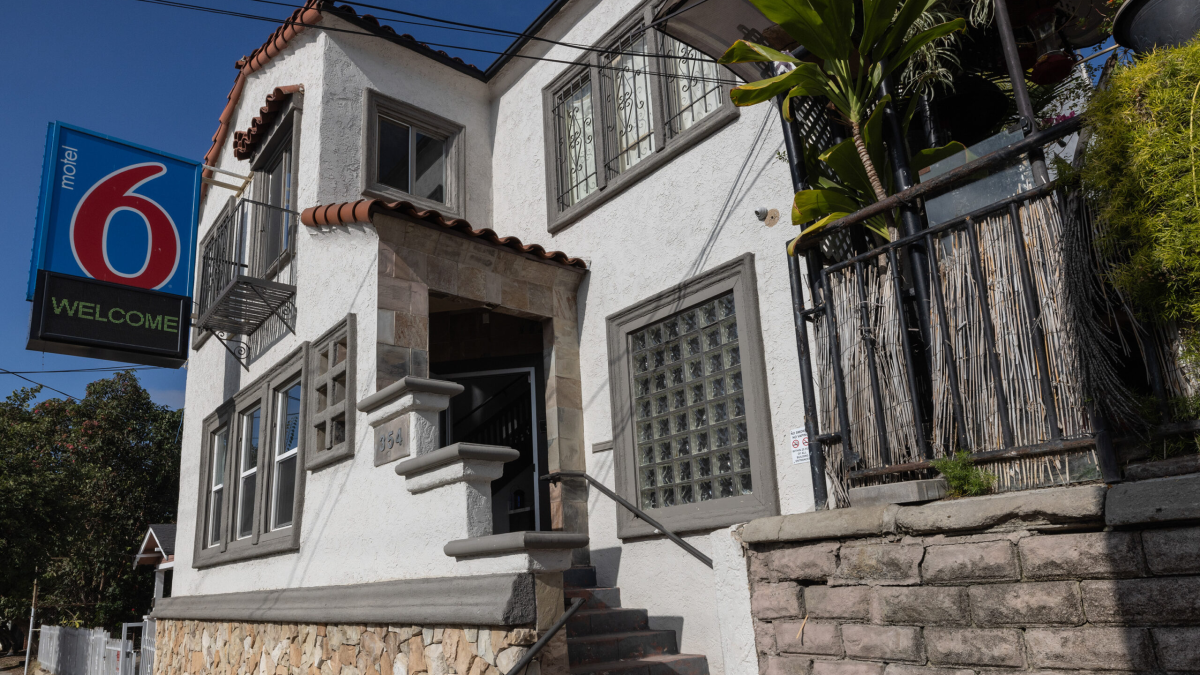 Los Angeles Orders More Residential Hotels To Stop Renting To Tourists - Vimarsana News
