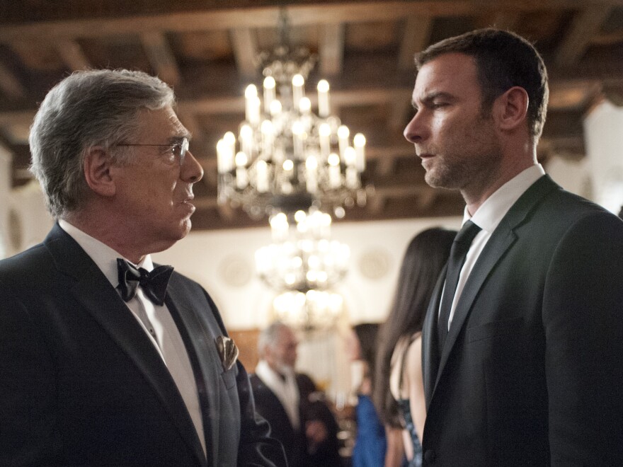 Elliott Gould as Ezra Goldman and Liev Schreiber as Ray Donovan in <em>Ray Donovan</em>.