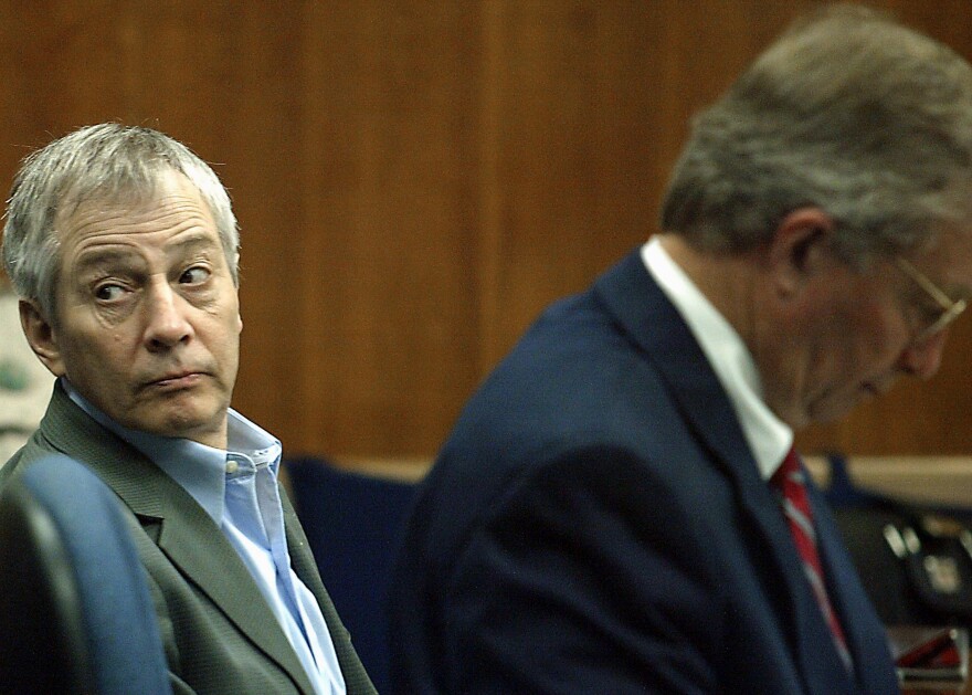 GALVESTON, TX - NOVEMBER 10: Millionaire murder defendant Robert Durst (C) sits in State District Judge Susan Criss court with his attorney Dick DeGuerin (R) November 10, 2003 at the Galveston County Courthouse in Galveston, Texas. Durst is being charged for the murder and mutilation of his neighbor Morris Black.  (Photo by James Nielsen/ Getty Images)    