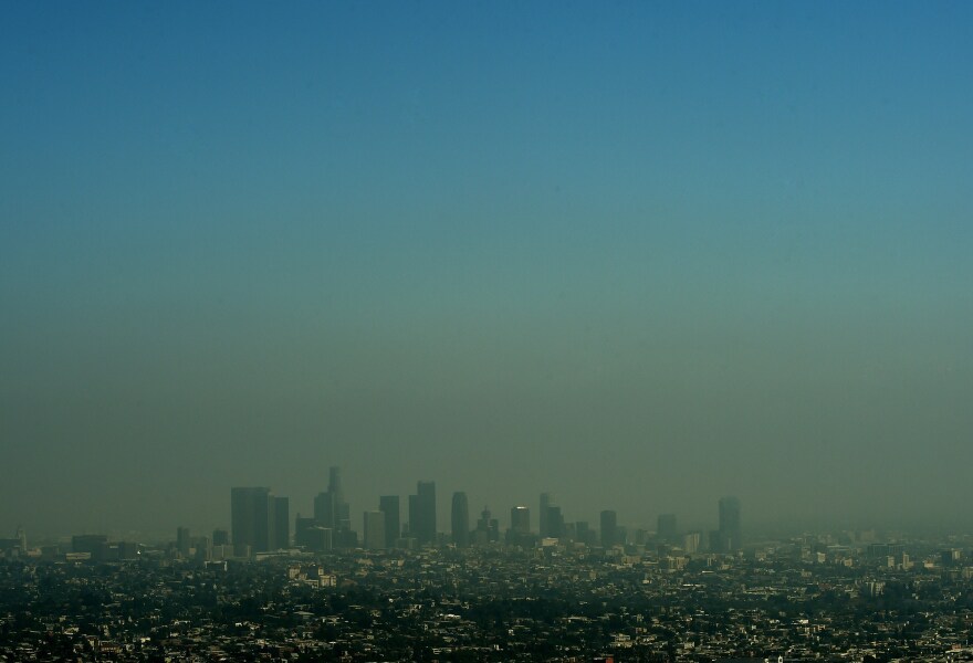 A view of the Los Angeles city skyline as heavy smog shrouds the city in California on May 31, 2015.           AFP PHOTO/ MARK RALSTON        (Photo credit should read MARK RALSTON/AFP/Getty Images)