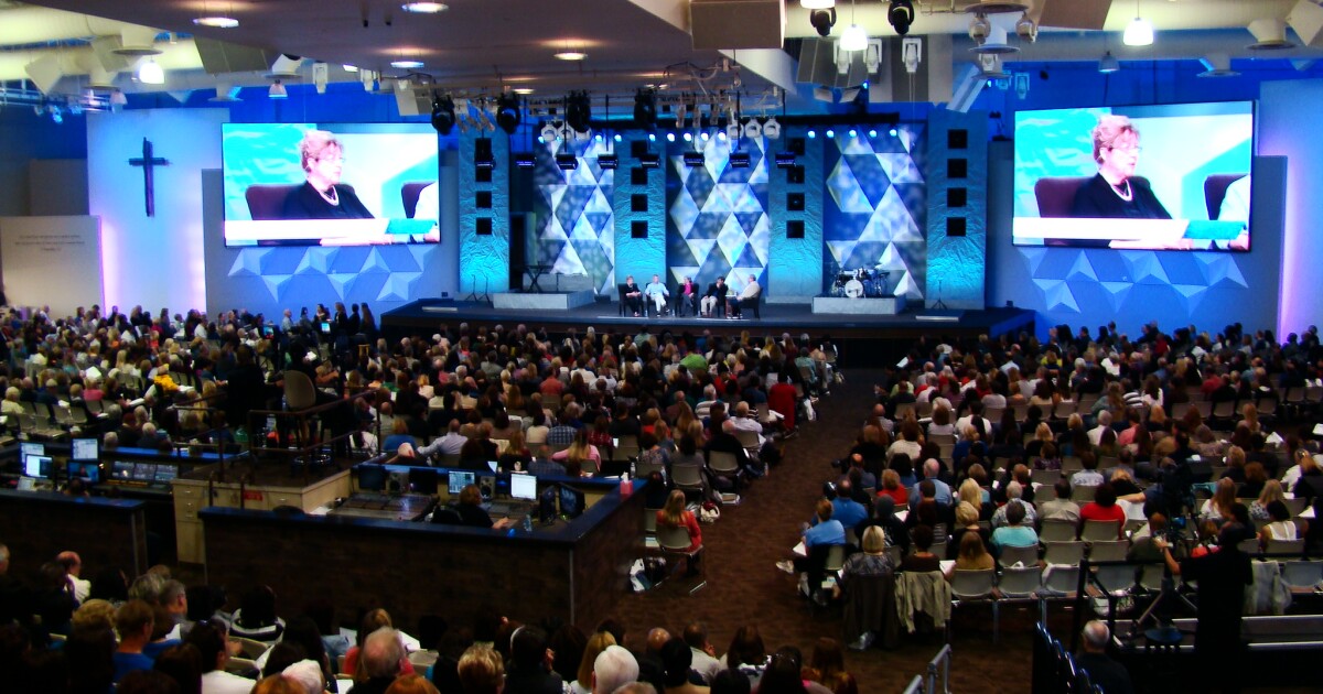 Southern Baptists Say No To Women Pastors, Uphold Expulsion Of(01)