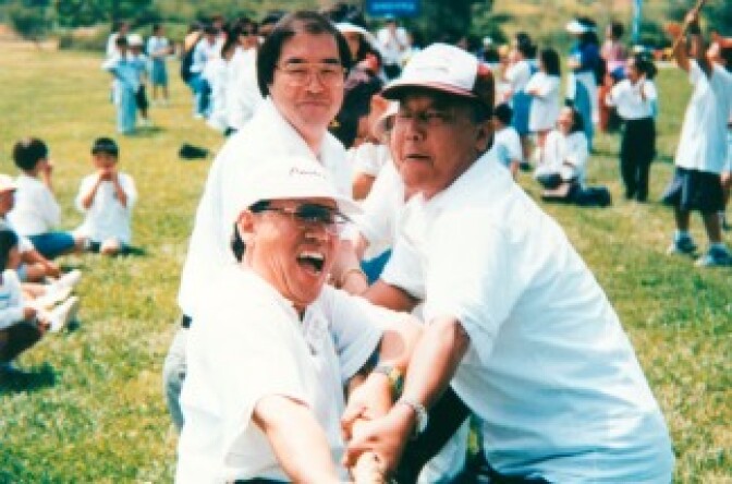 Men play tug of war at a Korean Institute of Southern California picnic in 1995. But feel free to sit in the shade at your local park this weekend and do absolutely nothing.
