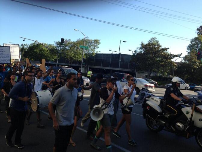 Zimmerman verdict Protesters in L.A. hit the streets of Beverly Hills on the 5th night of protests. 