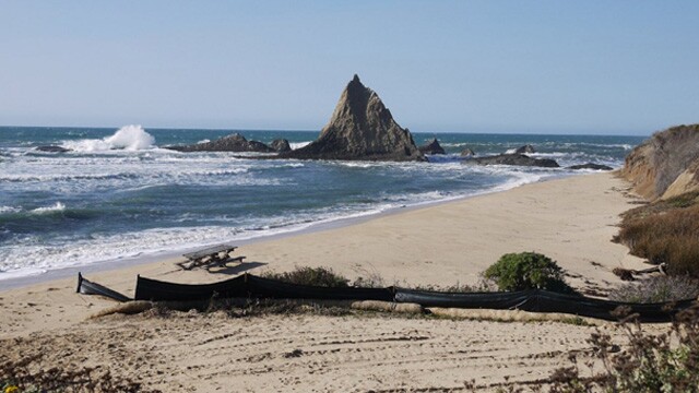 Pelican Rock marks the northern end of Martins Beach.
 