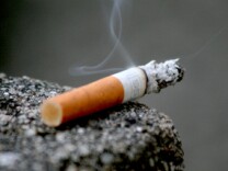 Removing menthol cigarettes from the market would benefit public health because the minty flavoring has led to an increase in smokers and makes quitting harder, a Food and Drug Administration advisory panel said Friday.