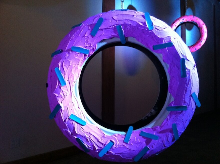 donutsculpture.jpg