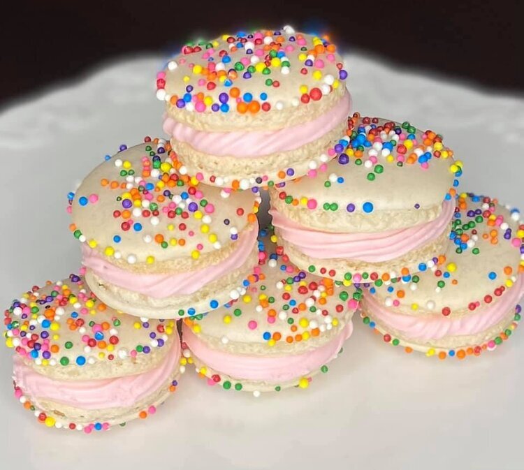 FOOD GIFT GUIDE 2021 rainbow sprinkle cookies