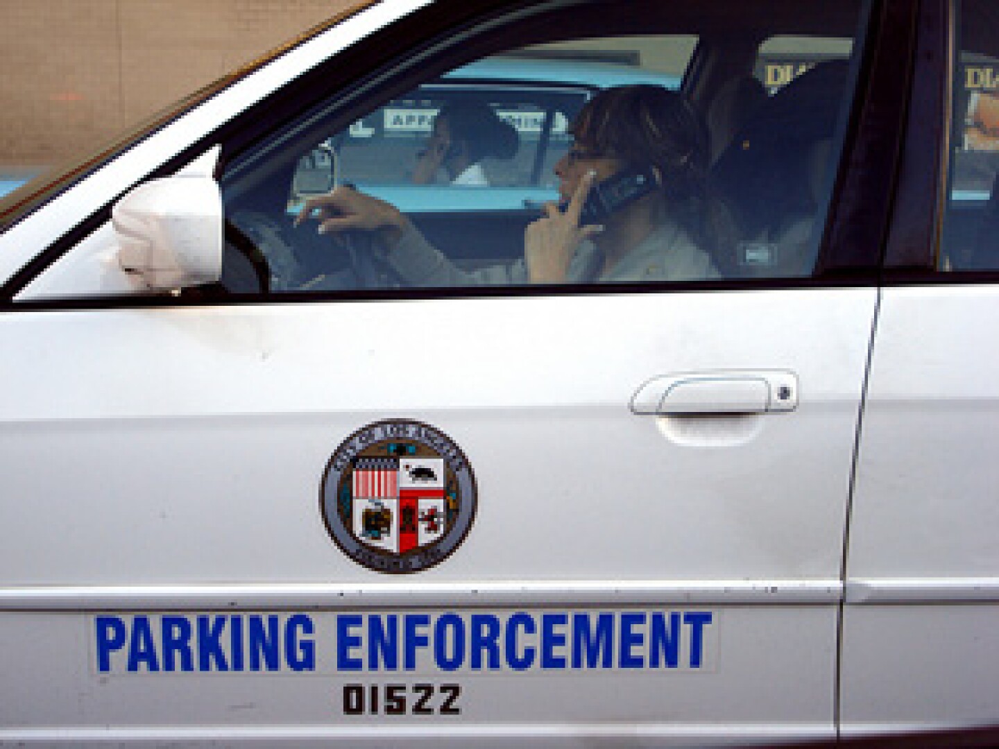 parkingenf_onphone.jpg