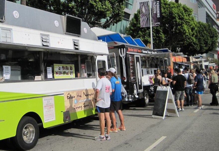 food-trucks-line.jpg