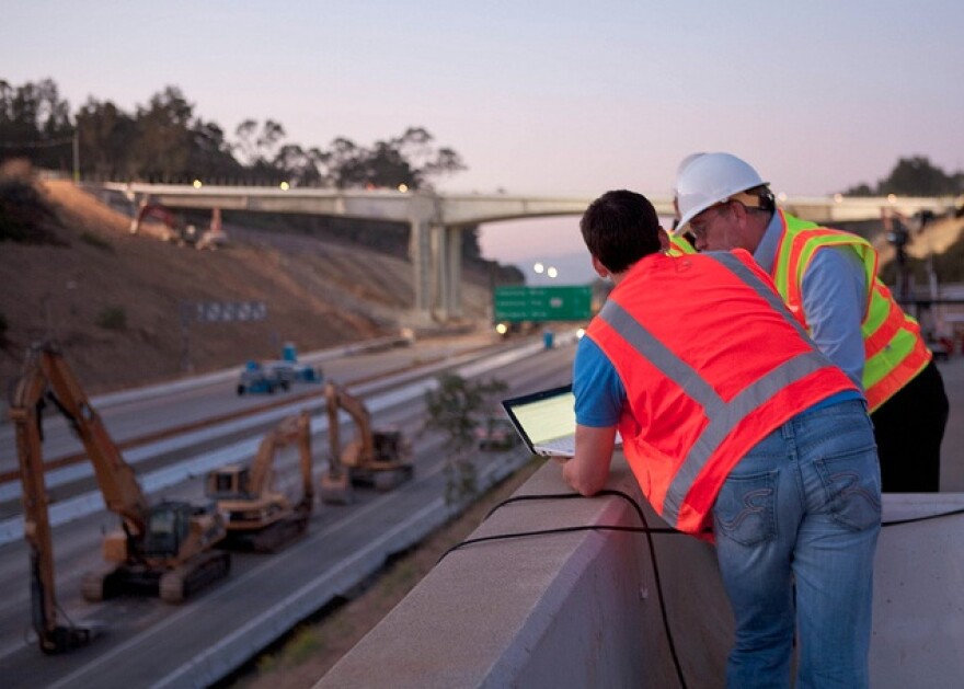 405-freeway-workers-carmageddon.jpg