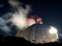 Steam rises between reactors 2 and 3 at the San Onofre Nuclear Generating Station near San Clemente, CA.