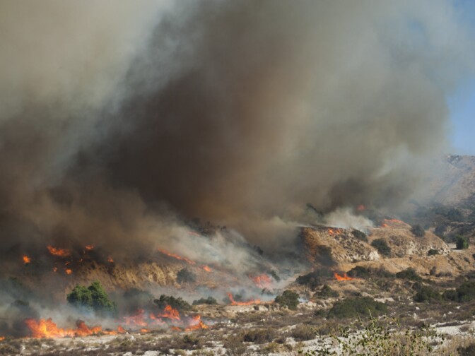 The edge of the Creek Fire continues to spread rapidly in Lakeview Terrace on Dec. 5, 2017.