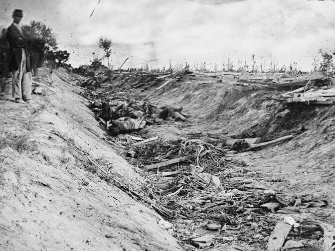 Between two farm fields in Sharpsburg there was a sunken road, which Confederates used as a rifle pit until they were overrun by the Federals and slaughtered. The road has since been known as "Bloody Lane."