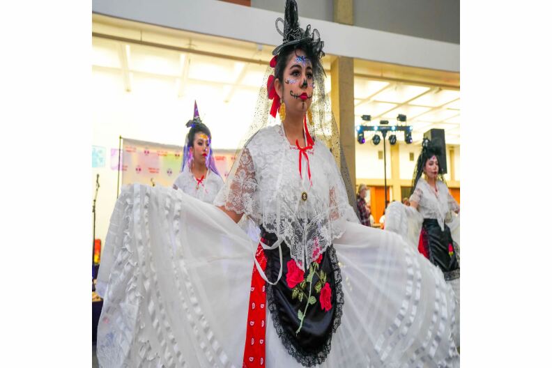 The City of Glendale and Glendale Library, Arts & Culture present the annual Día de los Muertos celebration.