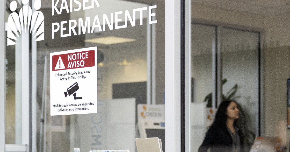 28.000 trabajadores sanitarios de Kaiser se preparan para hacer huelga en California