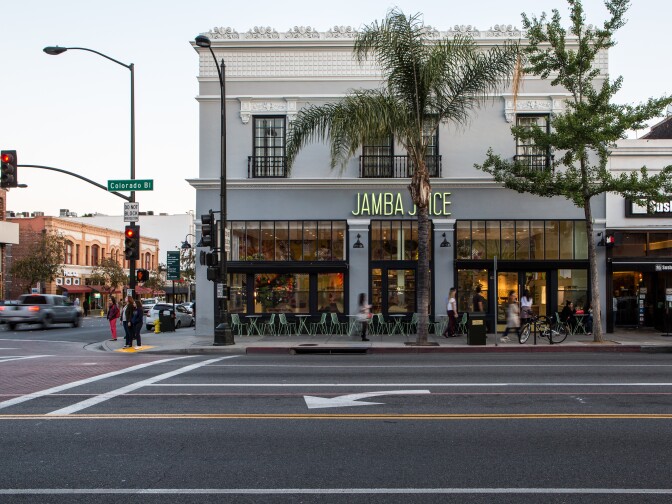 Jamba Juice, Pasadena CA designed by Bestor Architecture. Photographed by Laure Joliet