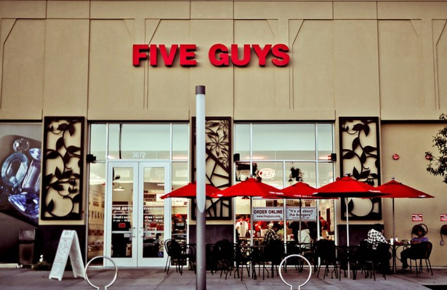 five-guys-valencia.jpg