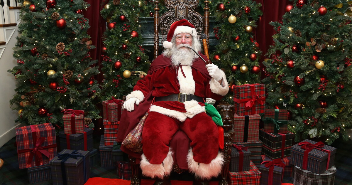 Santa Recession: Causes & Impact on Holiday Spending