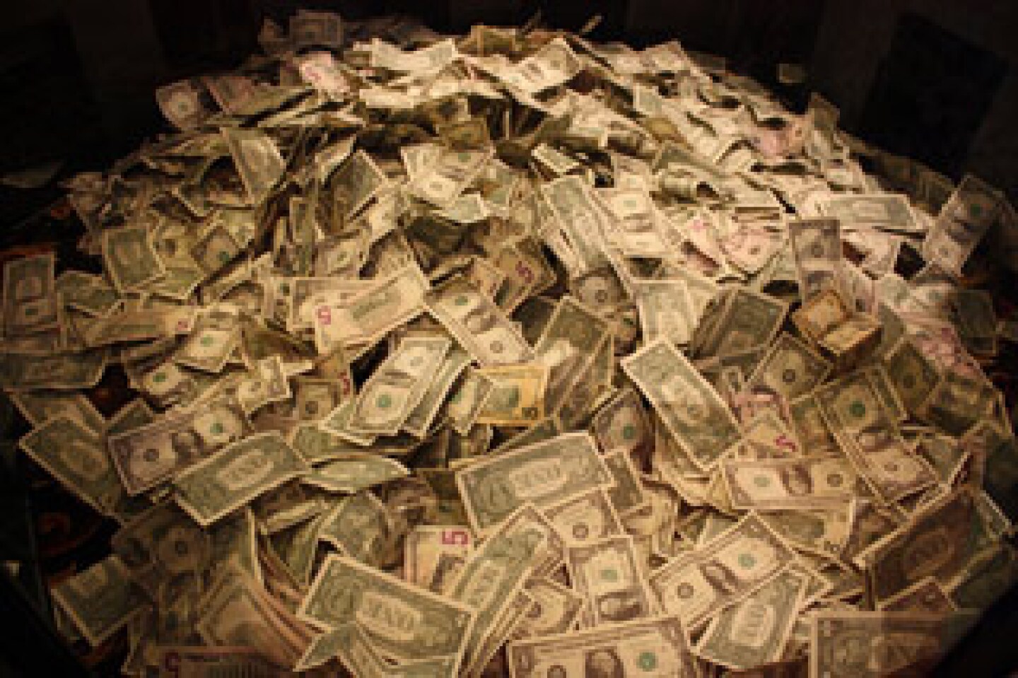 Pile_of_US_CASH.jpg