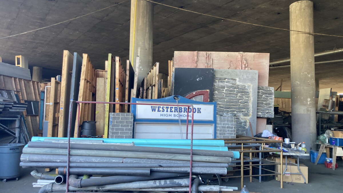 After The 10 Freeway Fire, What's Up With The Businesses Under The Freeway? - Vimarsana News