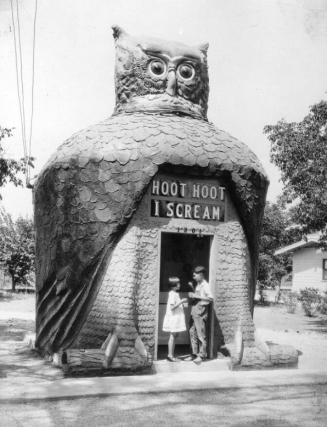 Shaped like an owl, the Hoot Owl Cafe had a head that rotated, blinking eyes made from Buick headlamps and a sign that read: "Hoot hoot, I scream." It was designed by Roy Hattrup in 1926 - 27 and for more than 50 years, his wife, Tillie, ran it. It was originally located in Rosemead but was moved to two subsequent locations, both in South Gate, before being demolished in 1979. (Photo via Los Angeles Public Library Collection)